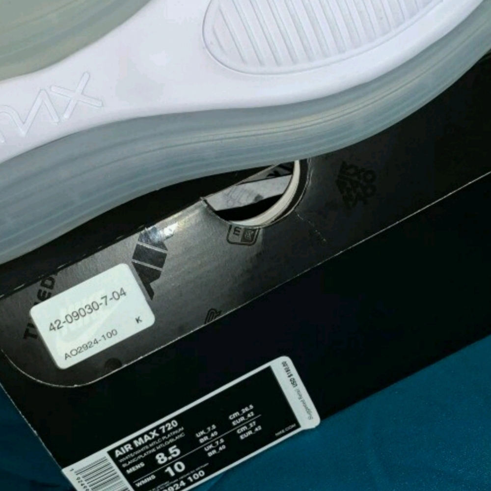 Air max 720s white